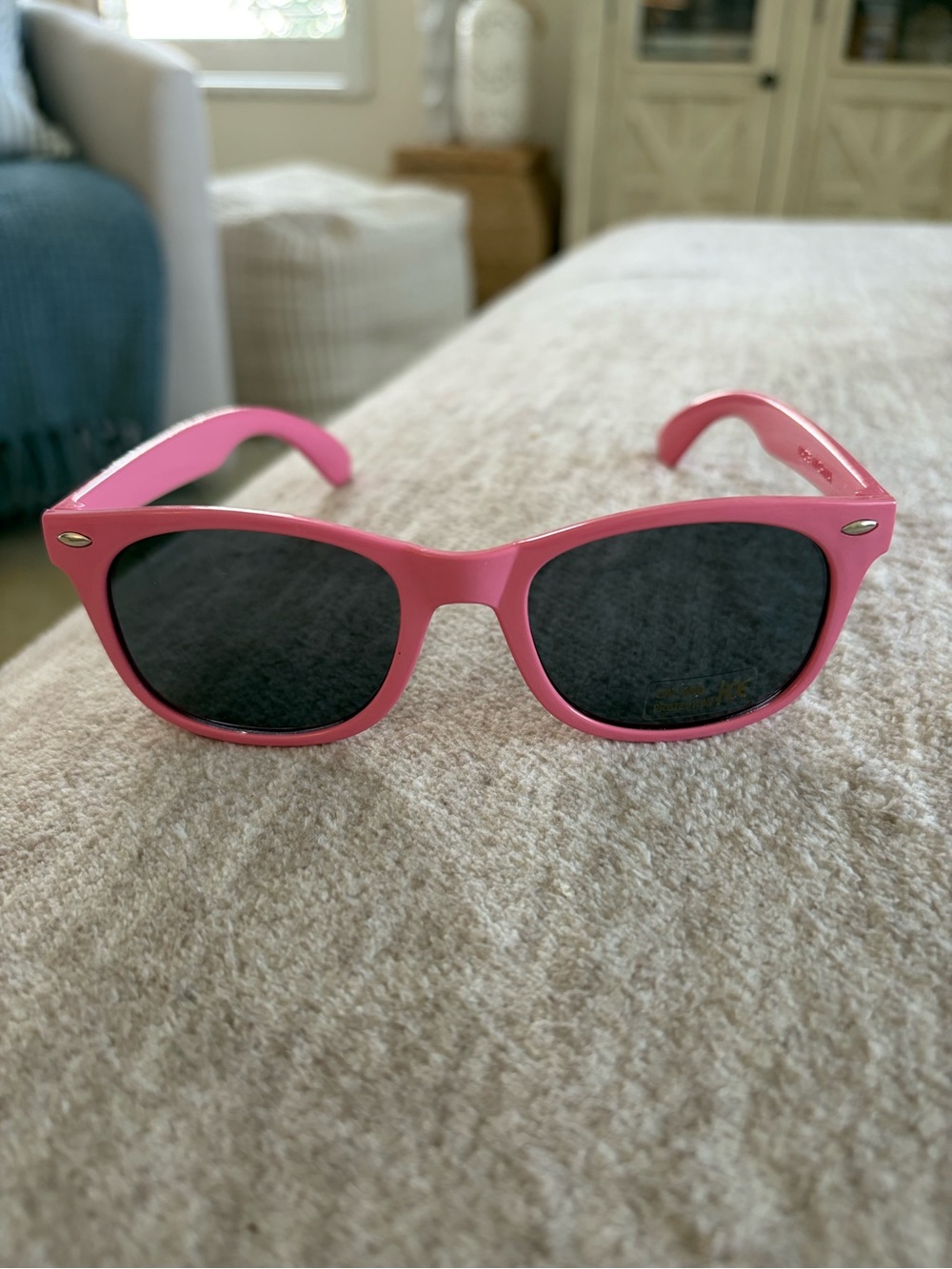 Wayfarer Style Pink Tinted Sunglasses New